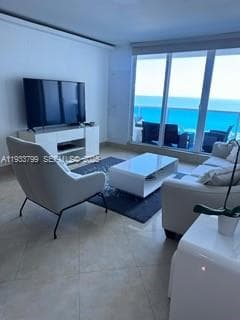 2301 Collins Ave 1025 photo 4