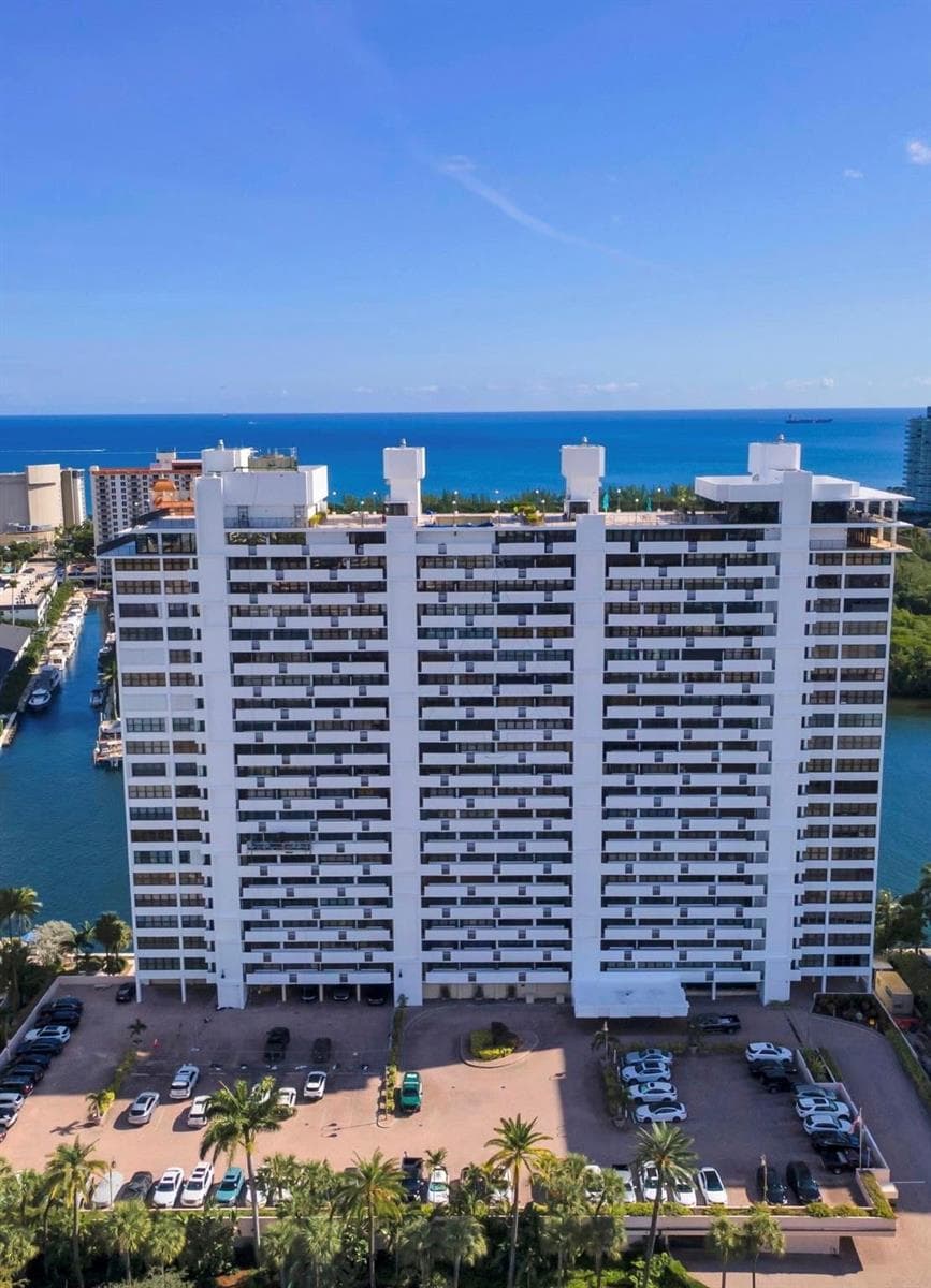 936 Intracoastal Drive 21D photo 2