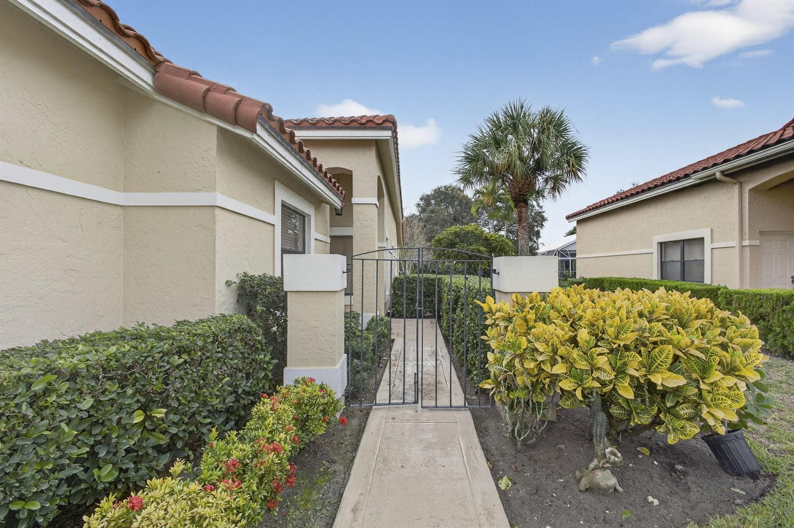 908 Windermere Way photo 4