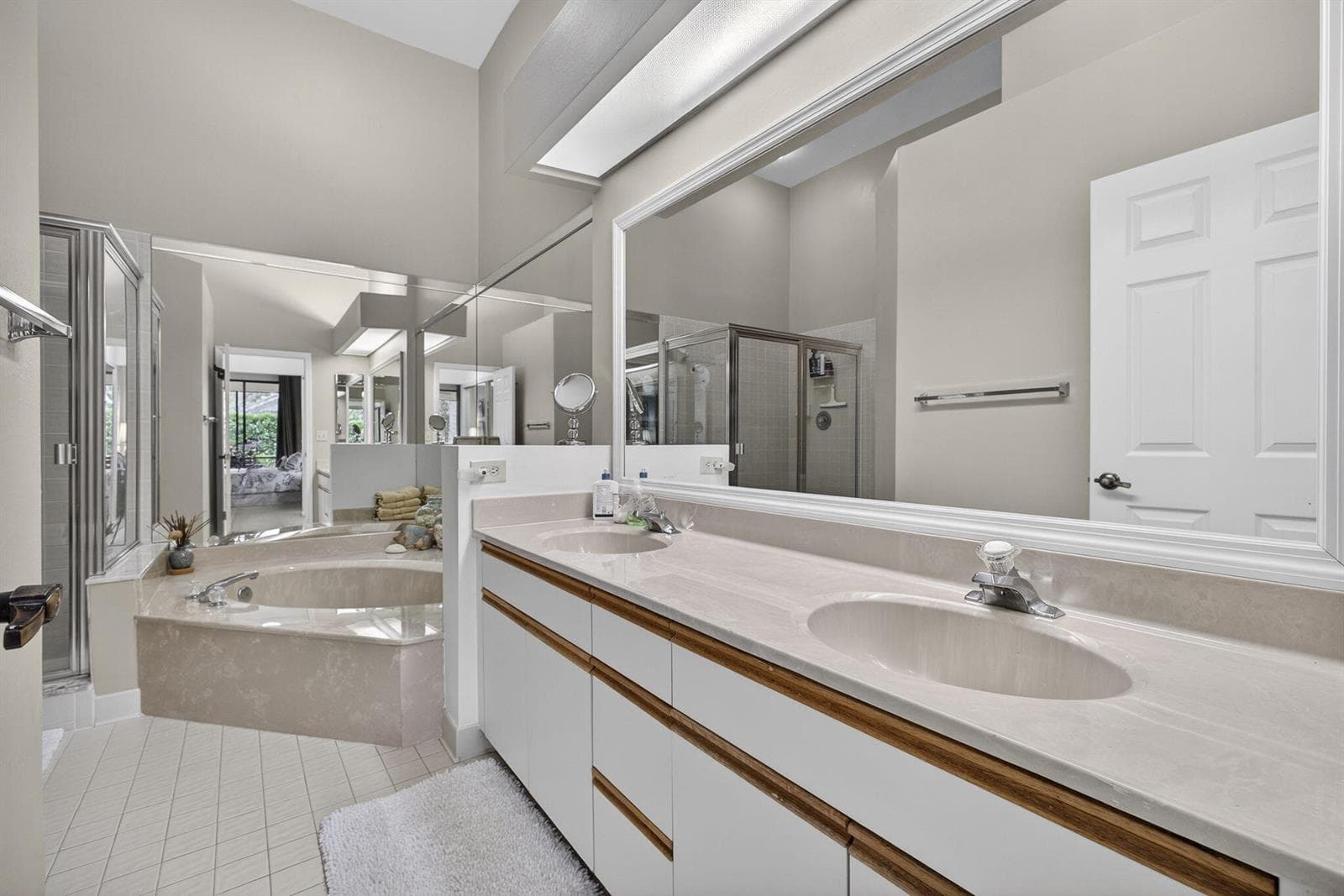 908 Windermere Way photo 21