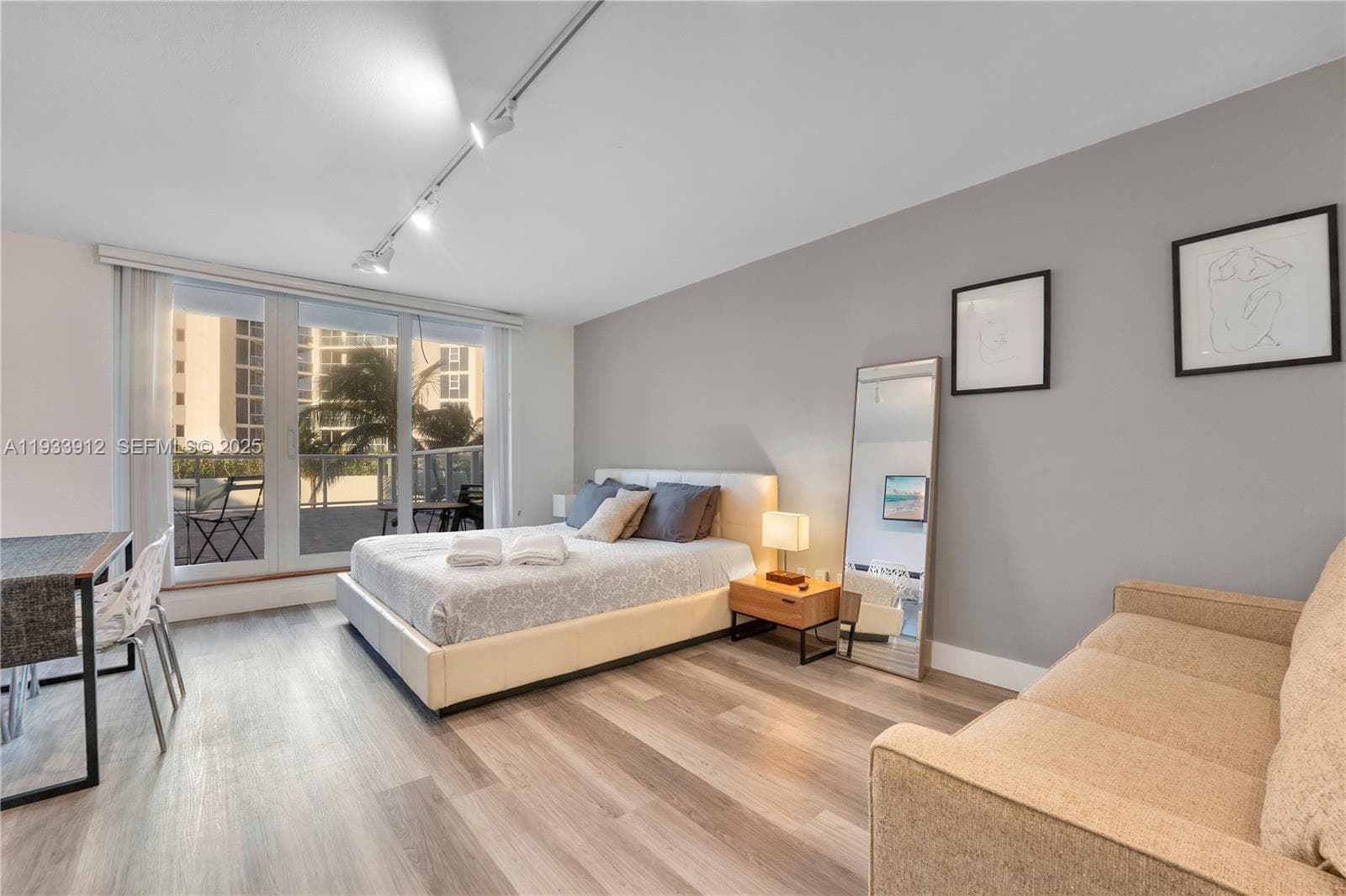 19201 Collins Ave 124 photo 9