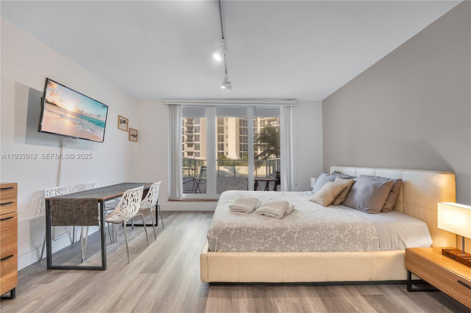 19201 Collins Ave 124 photo 10