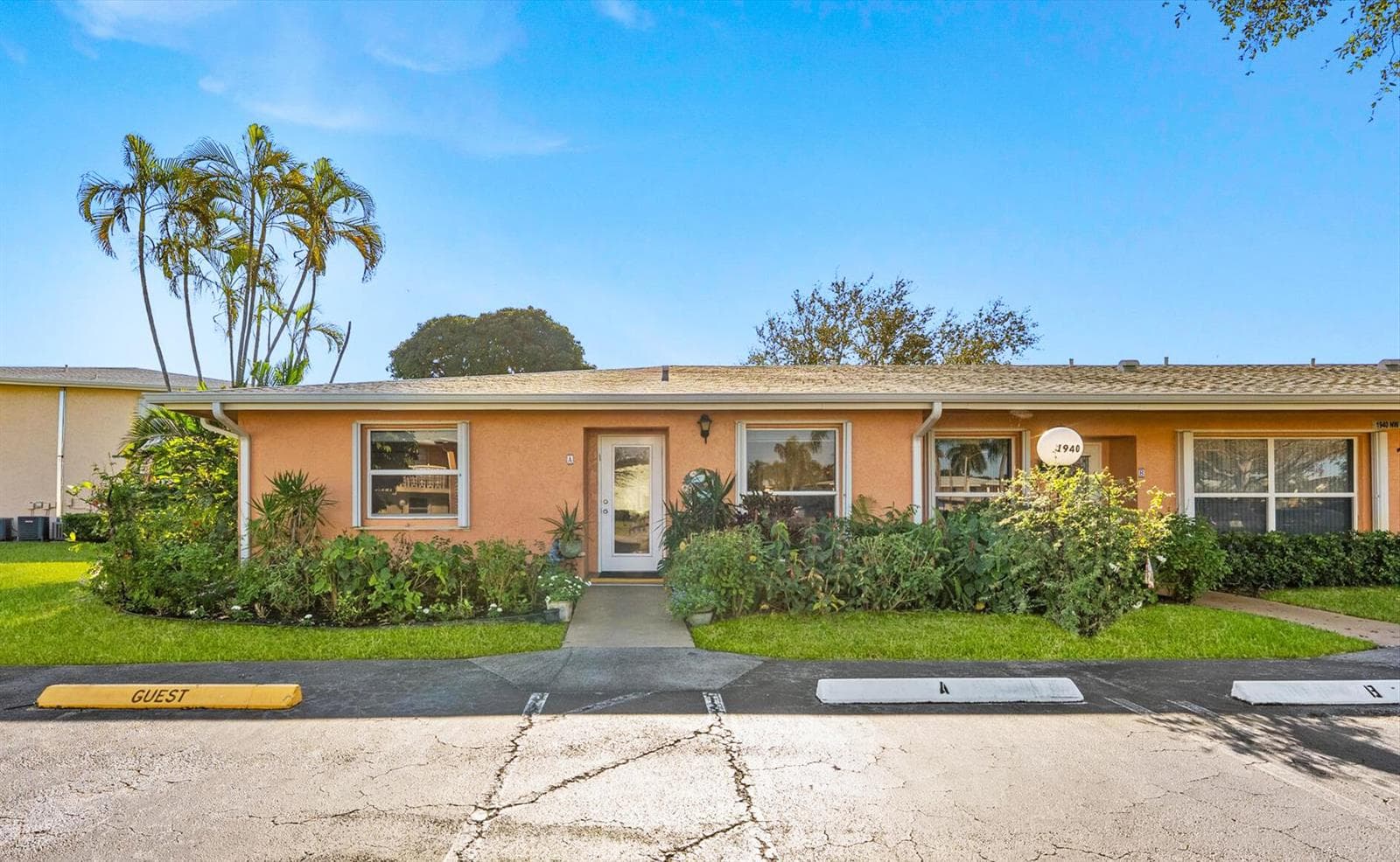 1940 NW 13th Street 12-a photo 2