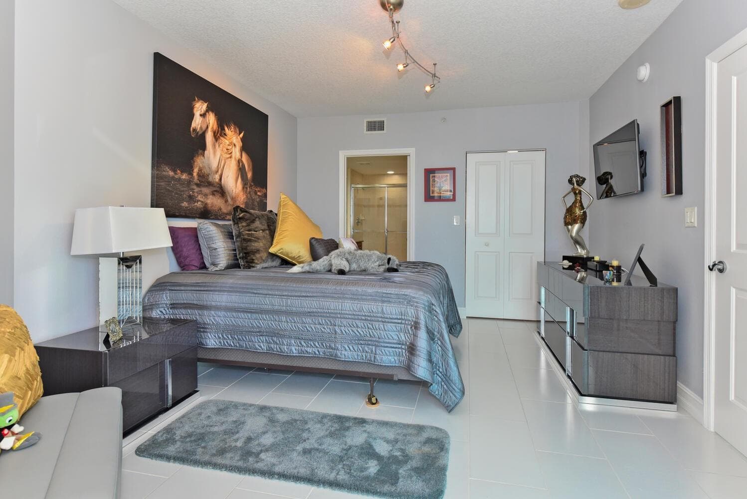 347 N New River Drive 2303 photo 19