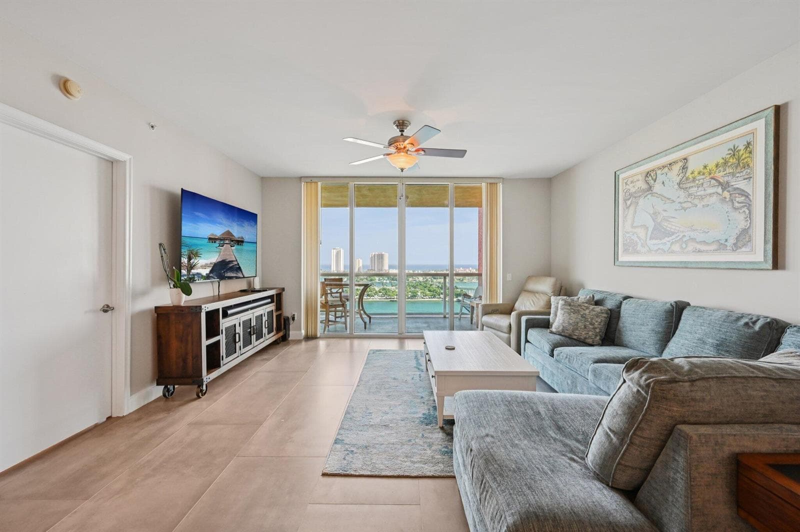 2640 Lake Shore Drive 1810 photo 6
