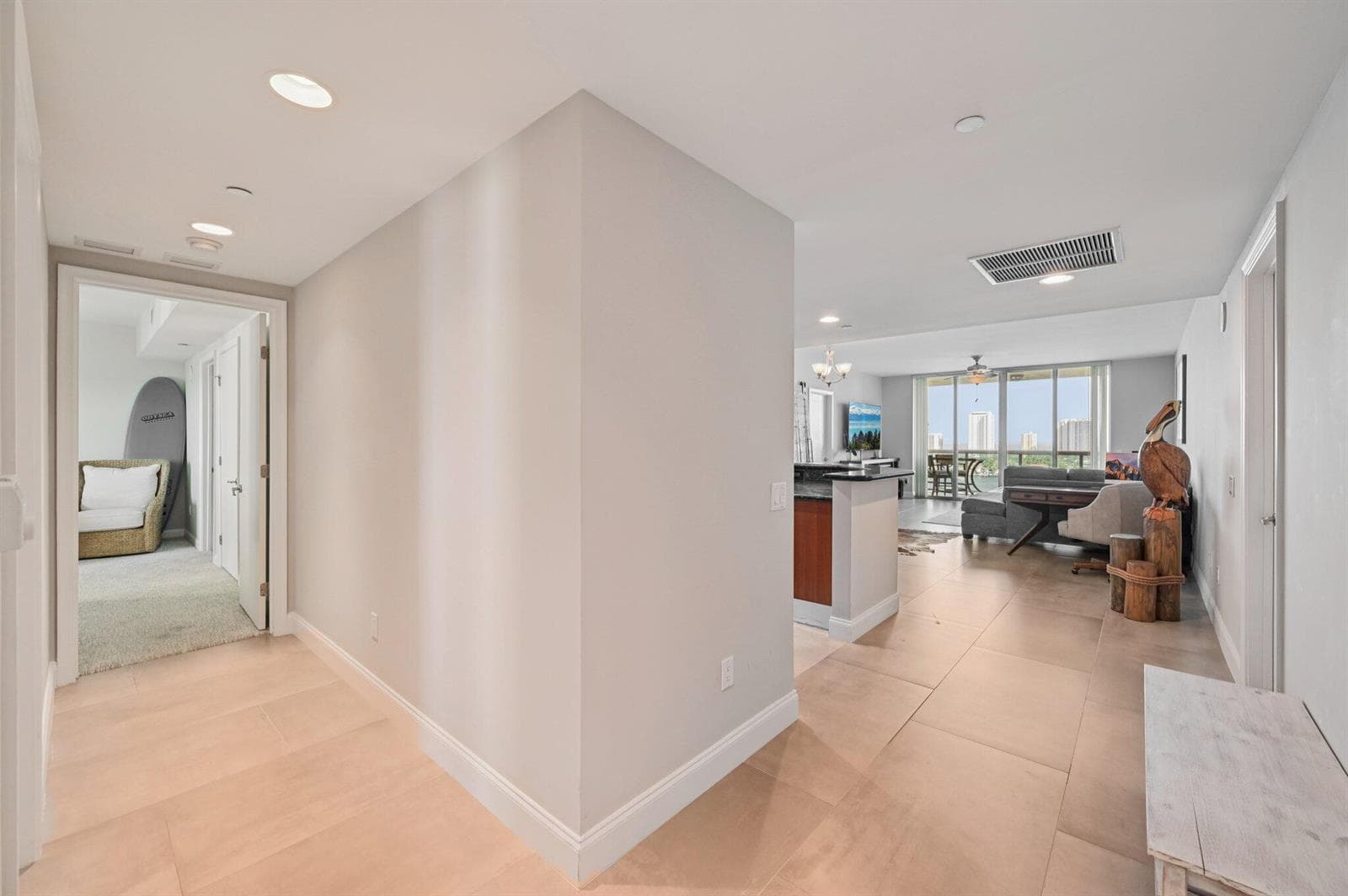 2640 Lake Shore Drive 1810 photo 22
