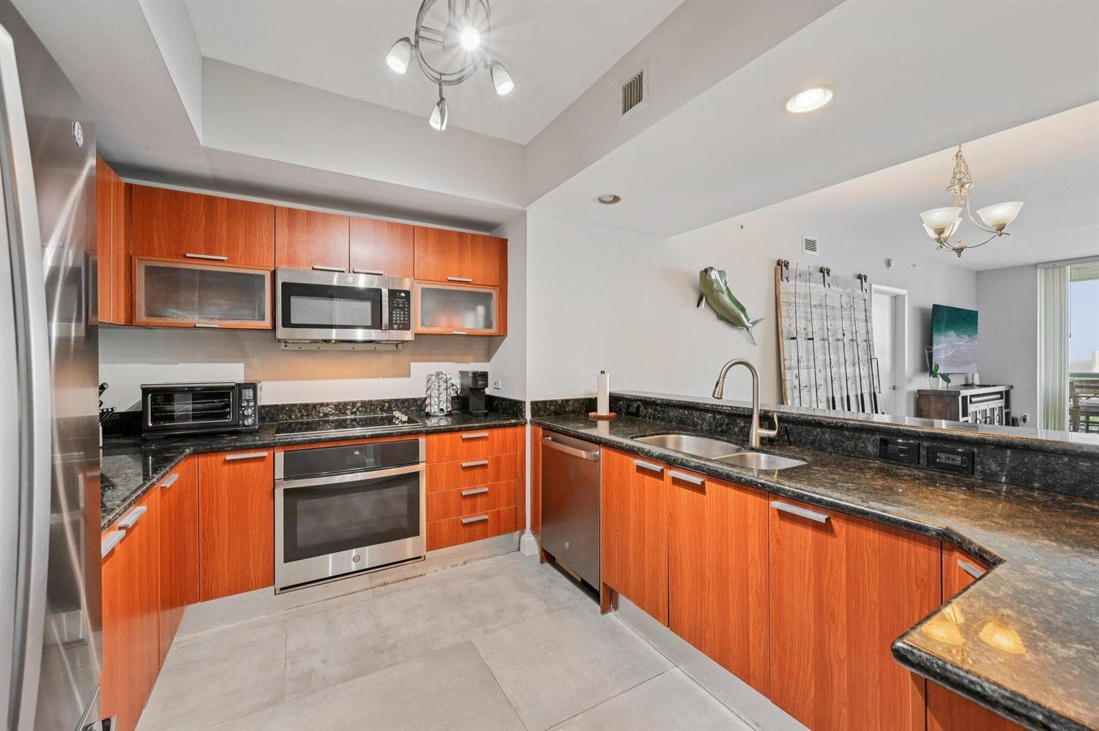 2640 Lake Shore Drive 1810 photo 9