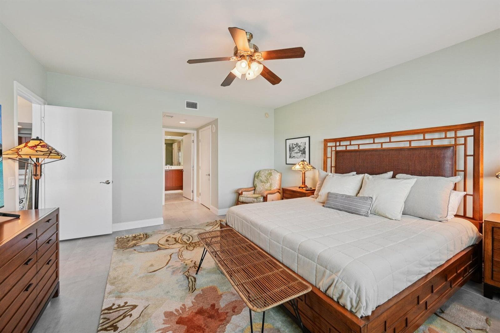 2640 Lake Shore Drive 1810 photo 18