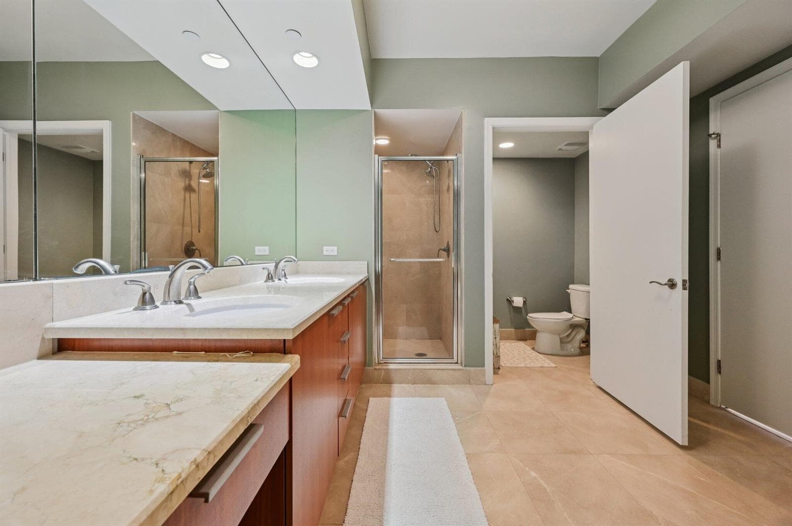 2640 Lake Shore Drive 1810 photo 19