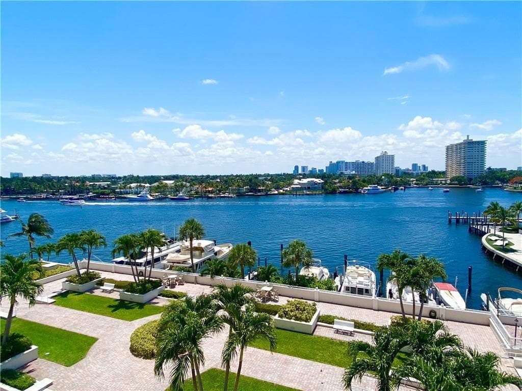 1 Las Olas Circle 605 photo 23
