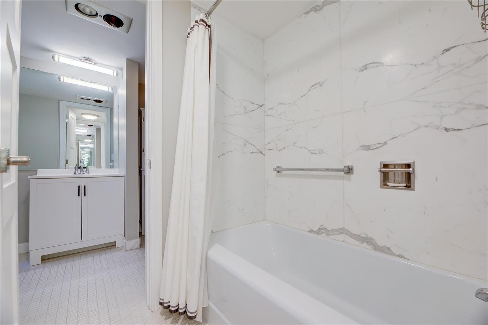 1 Las Olas Circle 605 photo 16