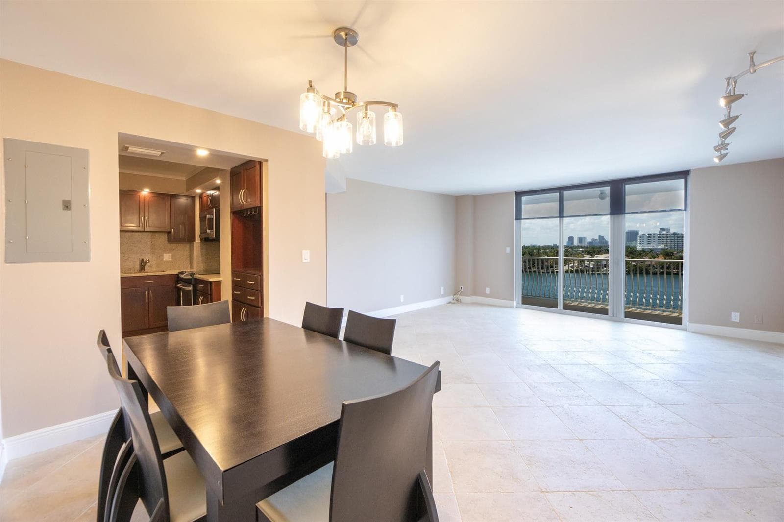 1 Las Olas Circle 605 photo 7