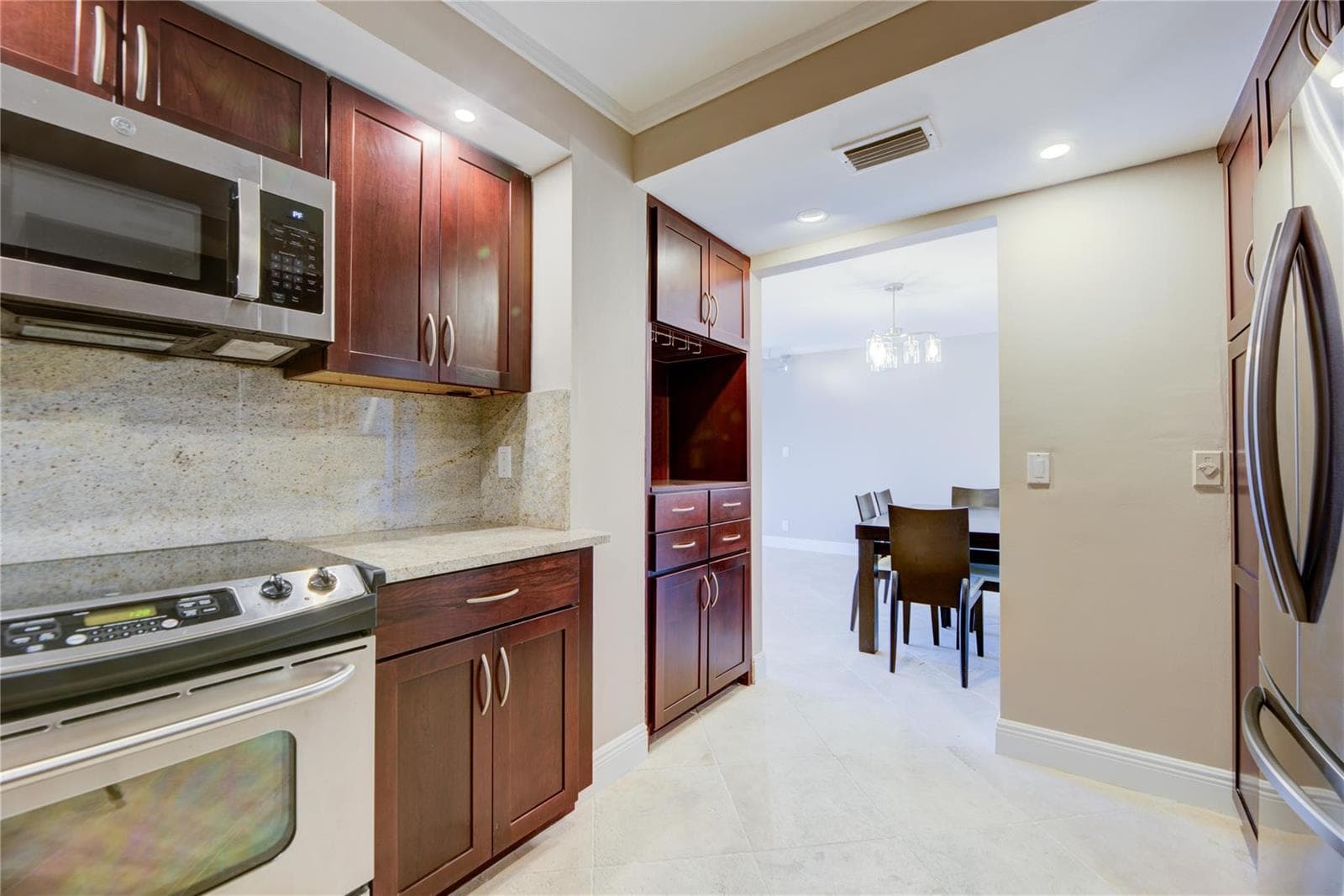 1 Las Olas Circle 605 photo 9