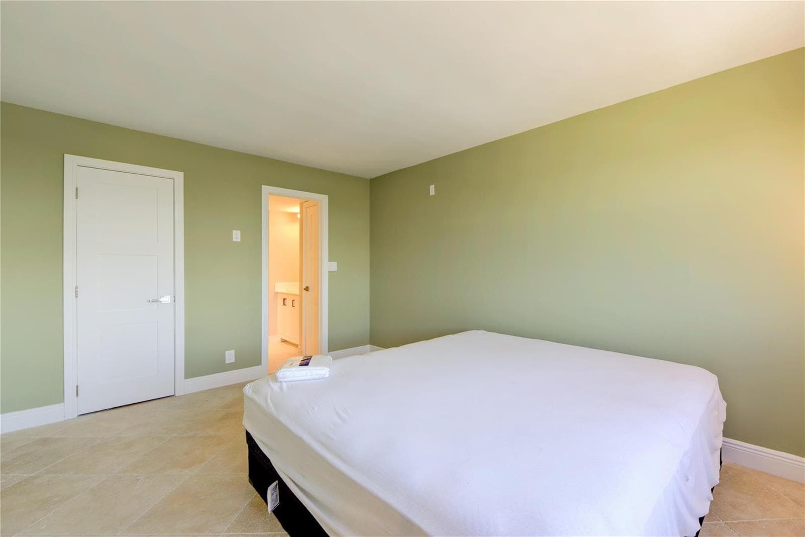 1 Las Olas Circle 605 photo 14