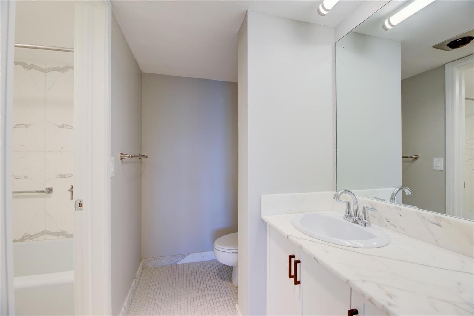 1 Las Olas Circle 605 photo 15