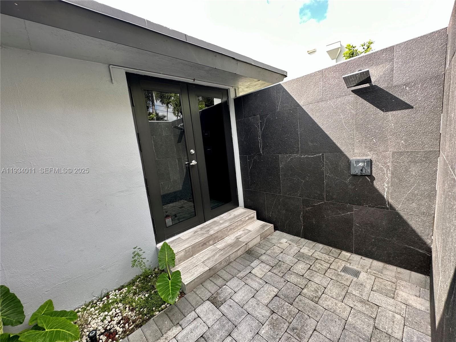 513 NW 30th St photo 12