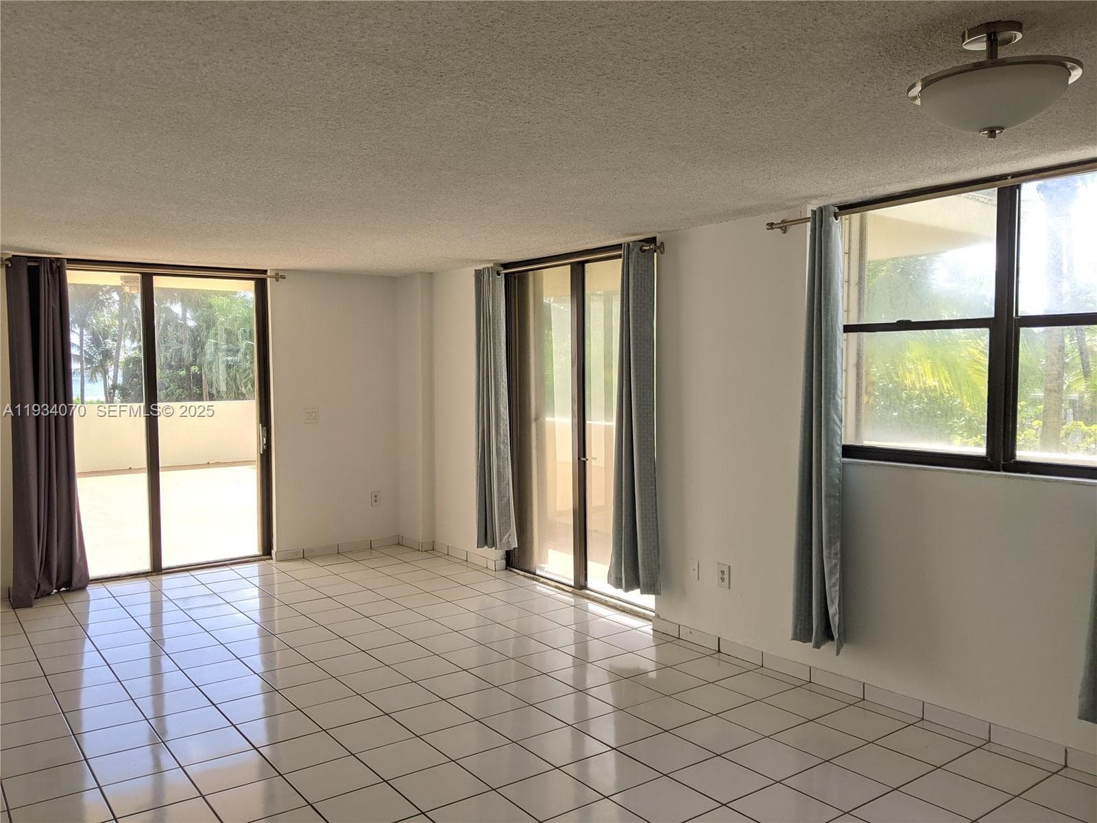 1623 Collins Ave 218 photo 5