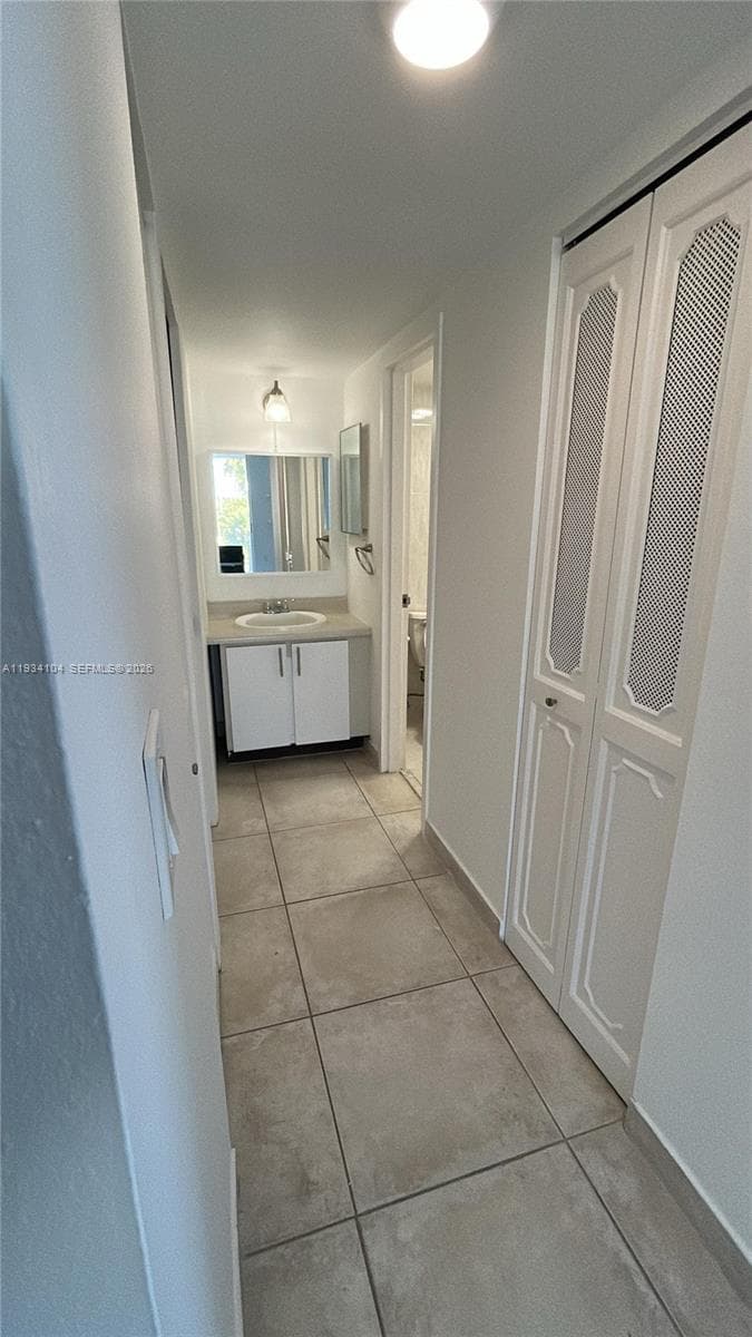 3375 Country Club Dr 102 photo 9