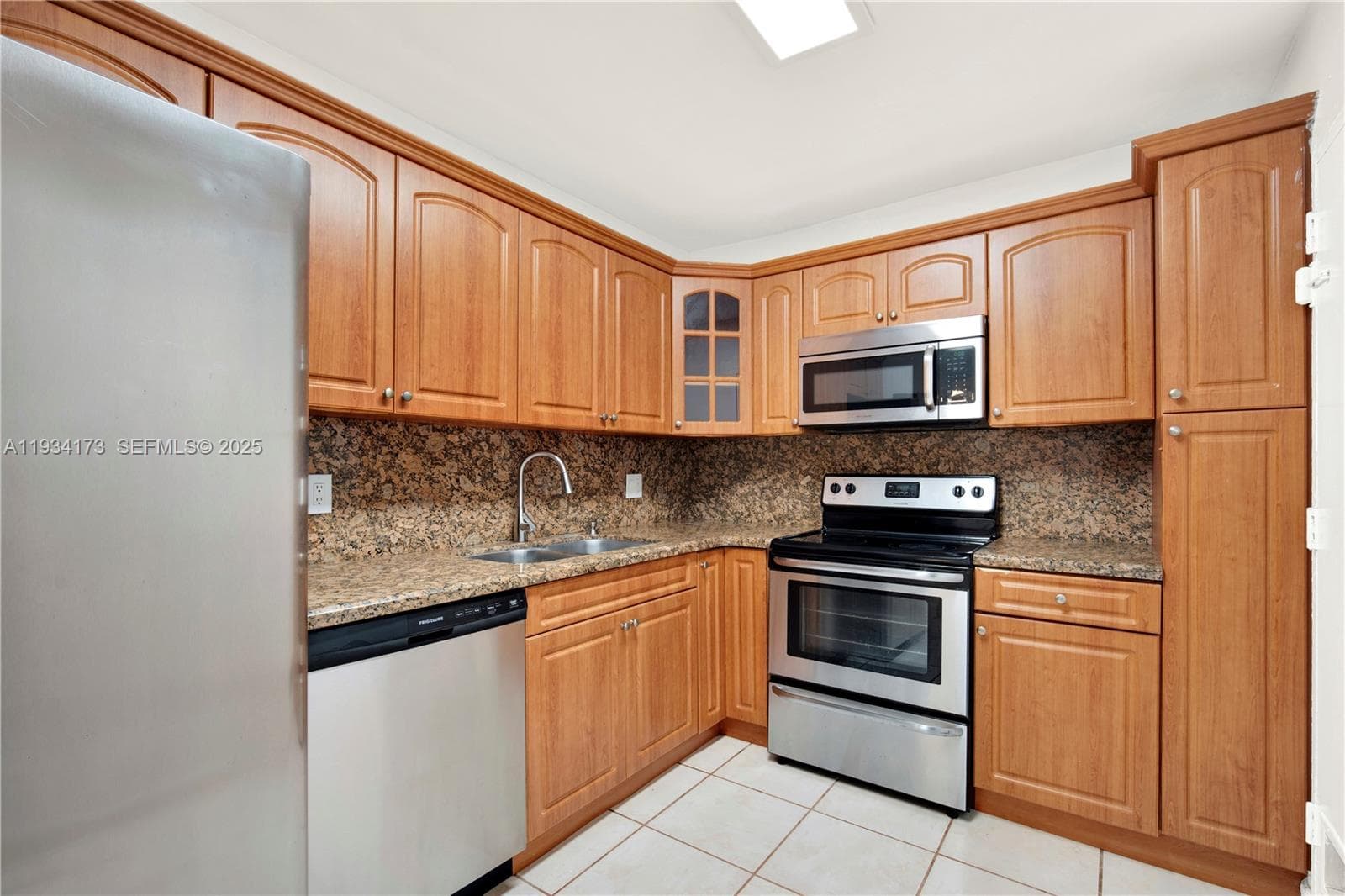 400 Kings Point Dr 1604 photo 12