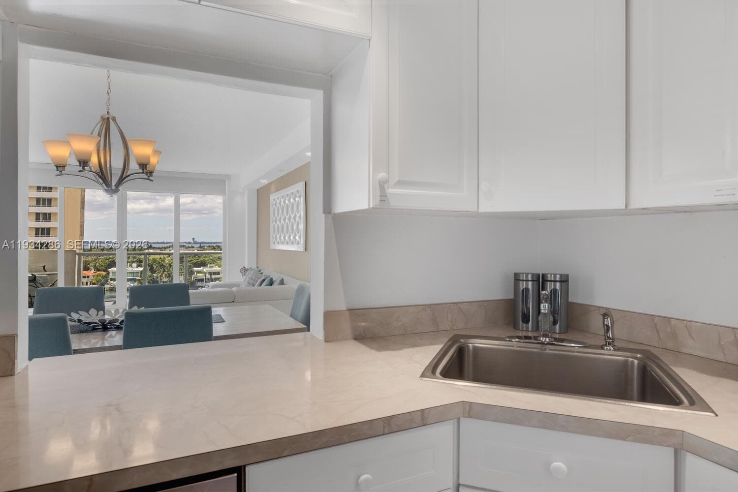 5601 Collins Ave 1019 photo 23