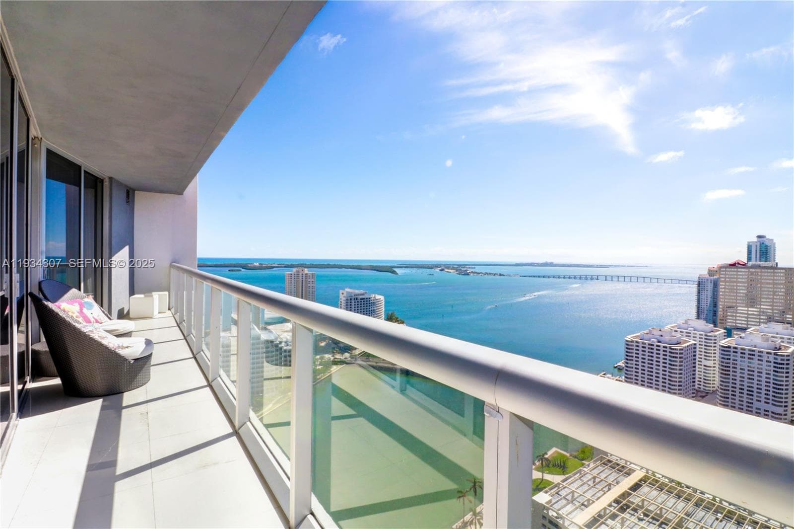 495 Brickell Ave 4011 photo 2