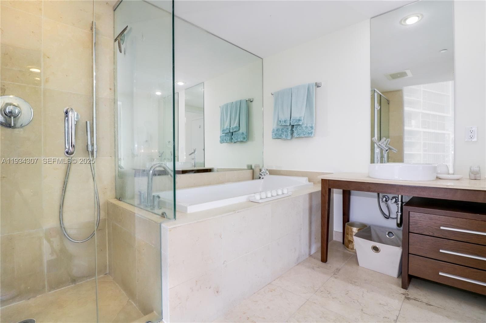 495 Brickell Ave 4011 photo 16