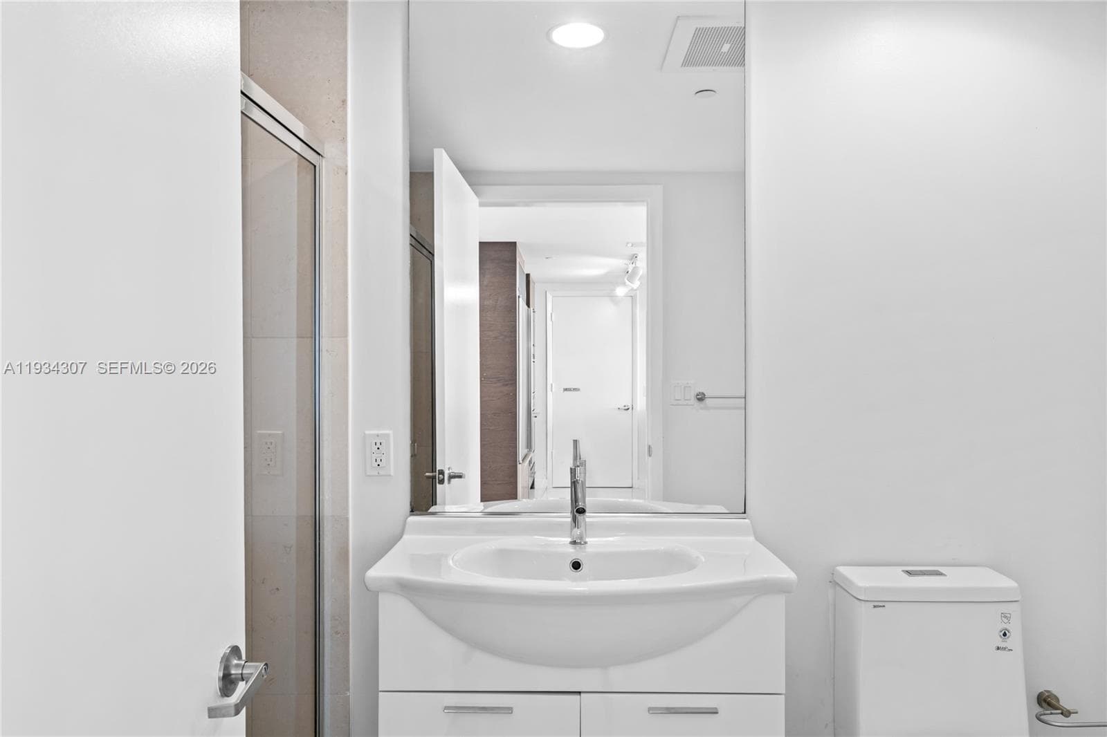 495 Brickell Ave 4011 photo 25