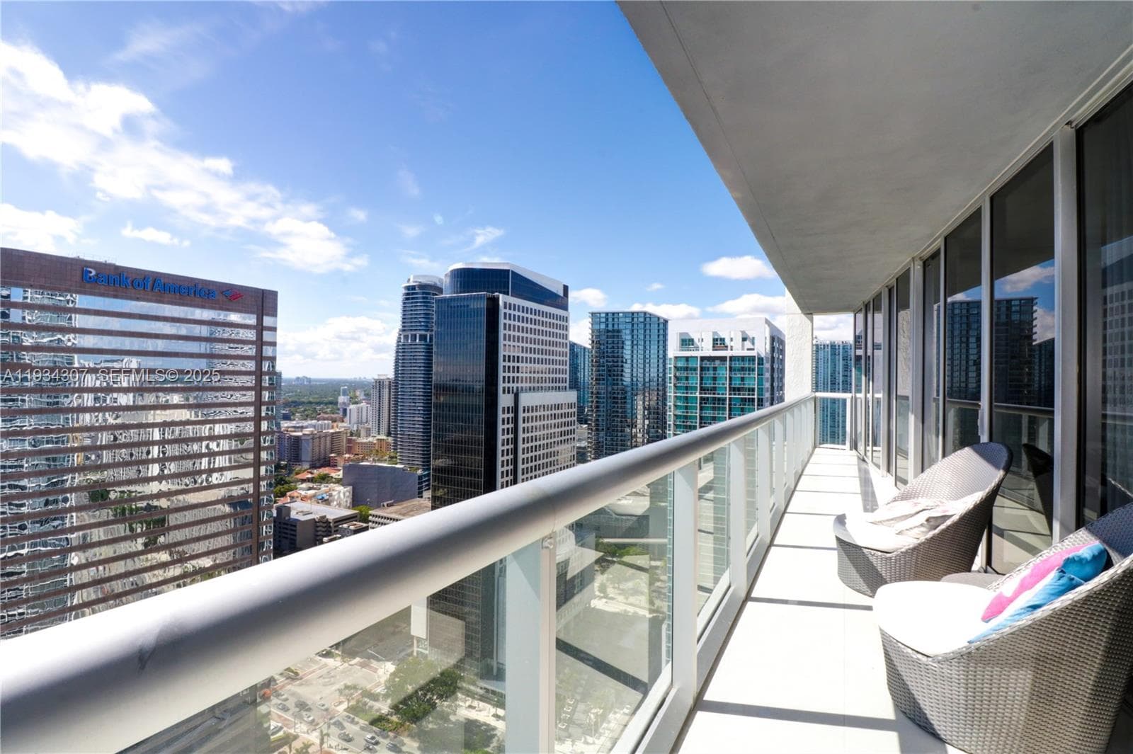 495 Brickell Ave 4011 photo 3