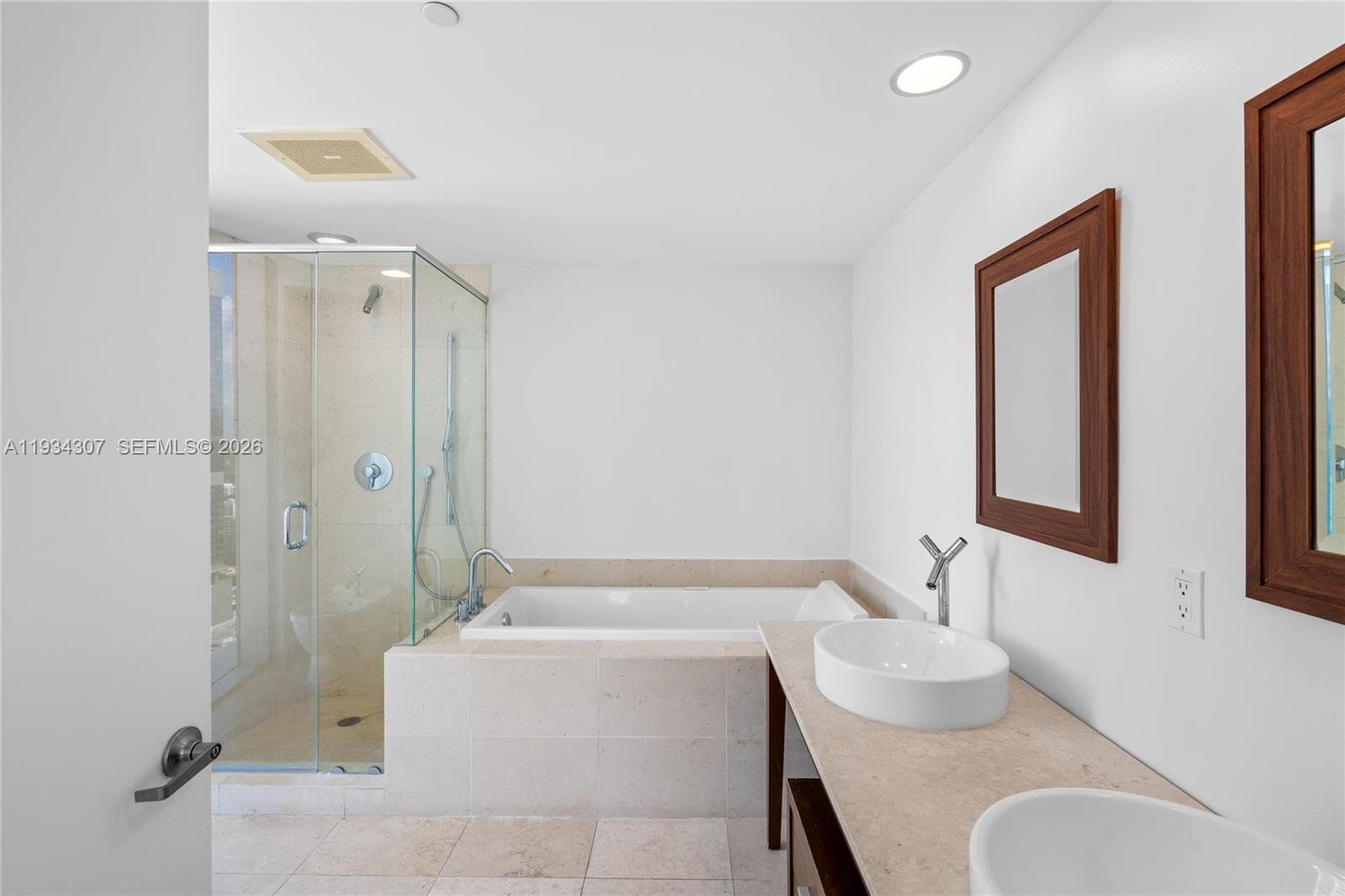 495 Brickell Ave 4011 photo 23