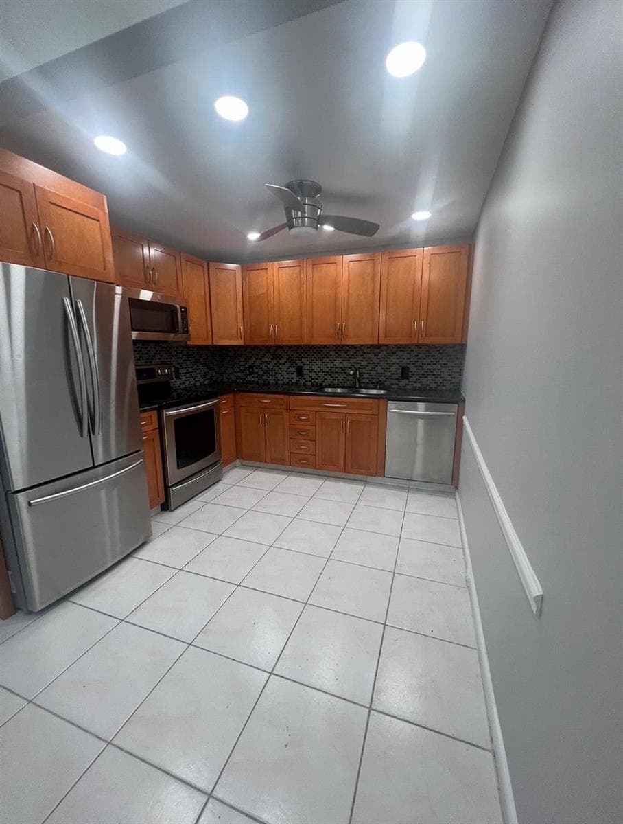 3050 Wolverton C 3050 photo 2
