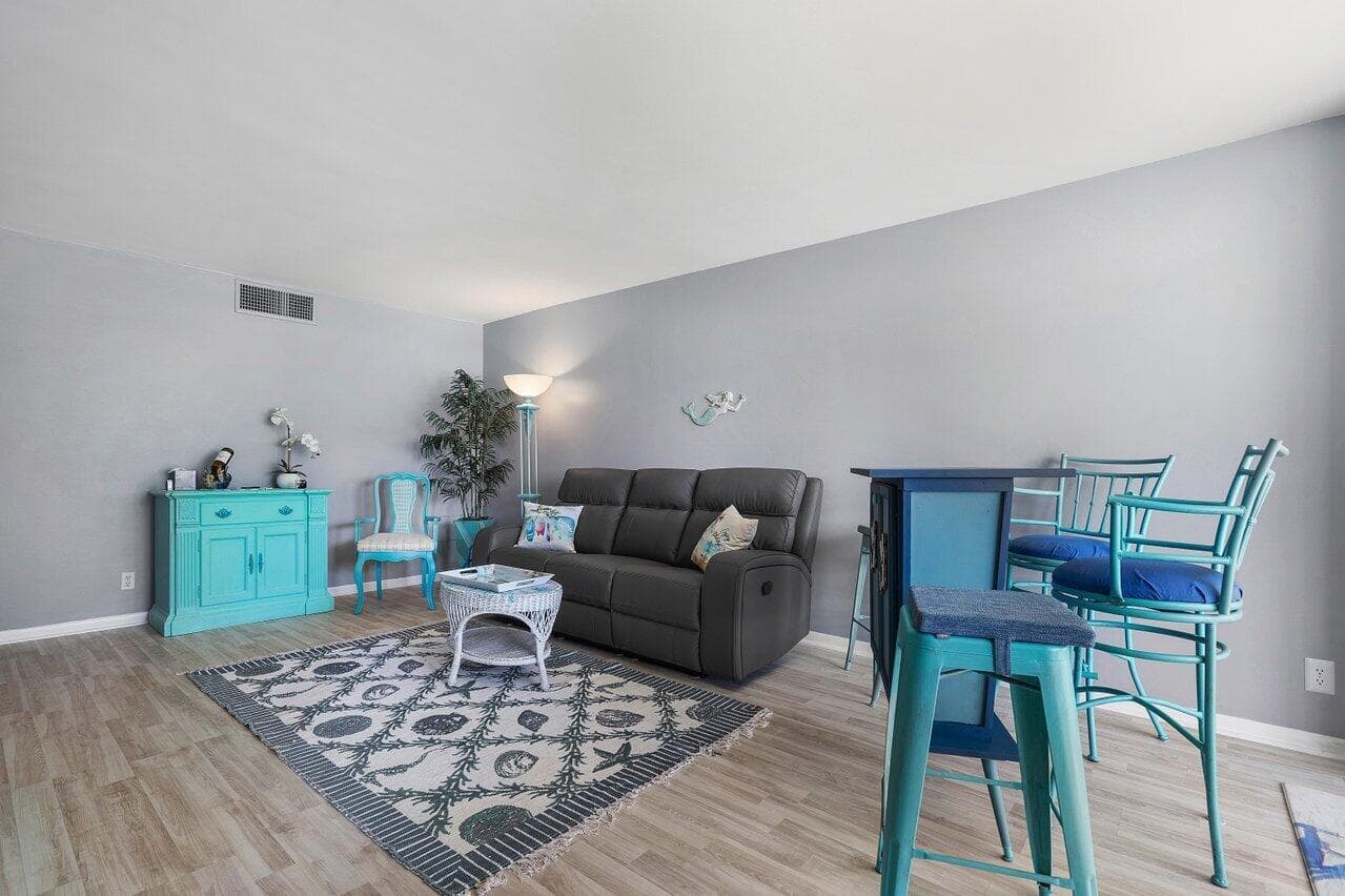 2525 Florida Boulevard 130 photo 3