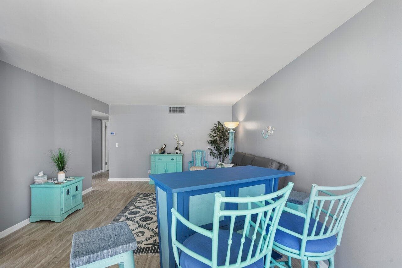 2525 Florida Boulevard 130 photo 4