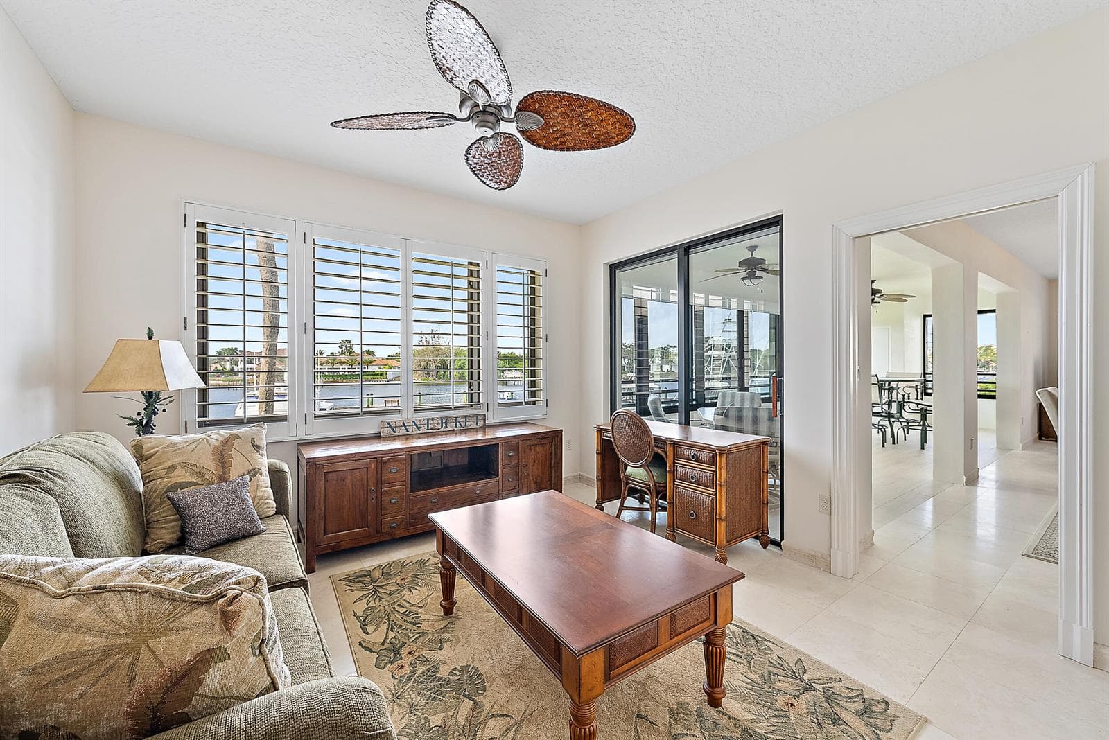 926 Oak Harbour Drive photo 6