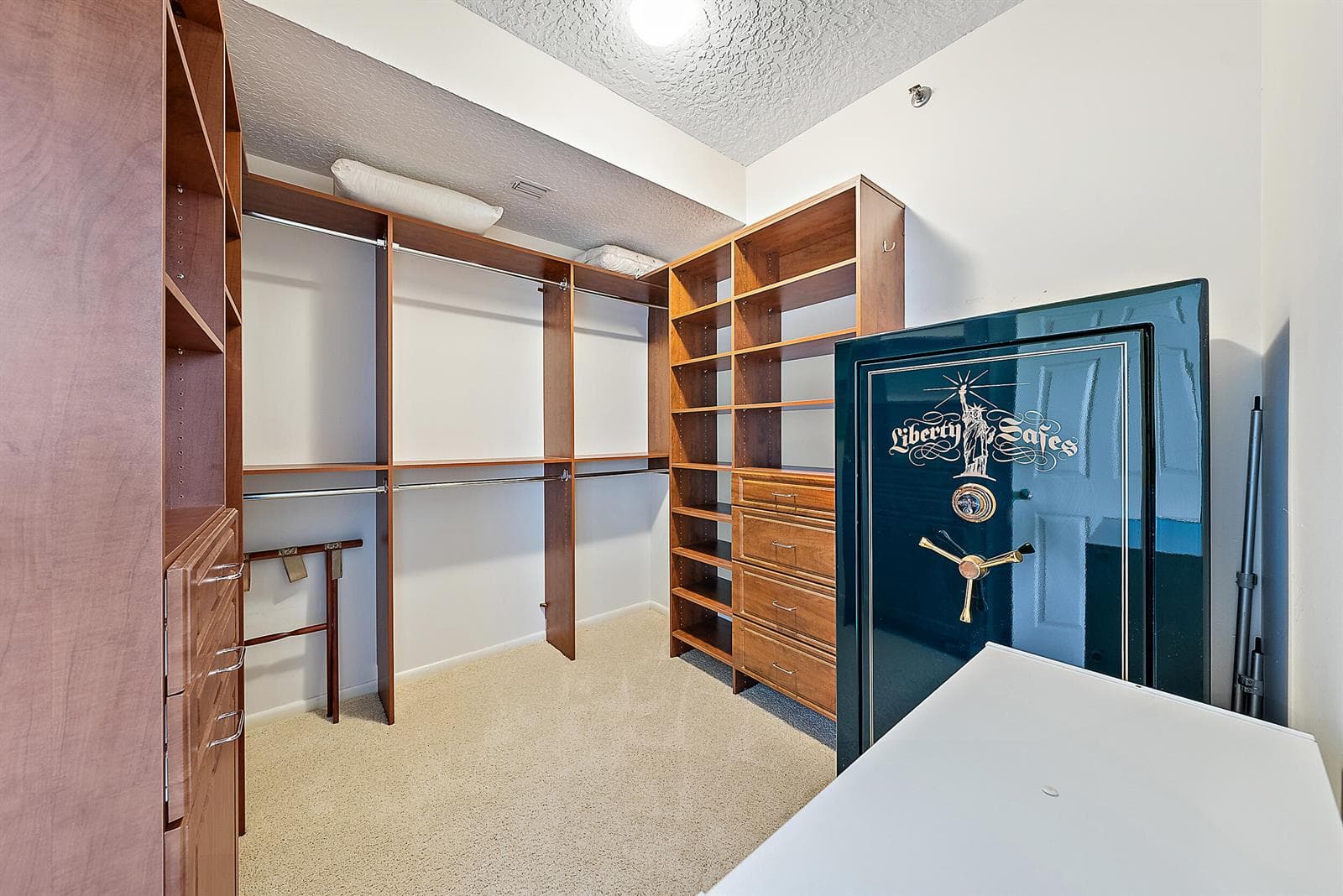 926 Oak Harbour Drive photo 13