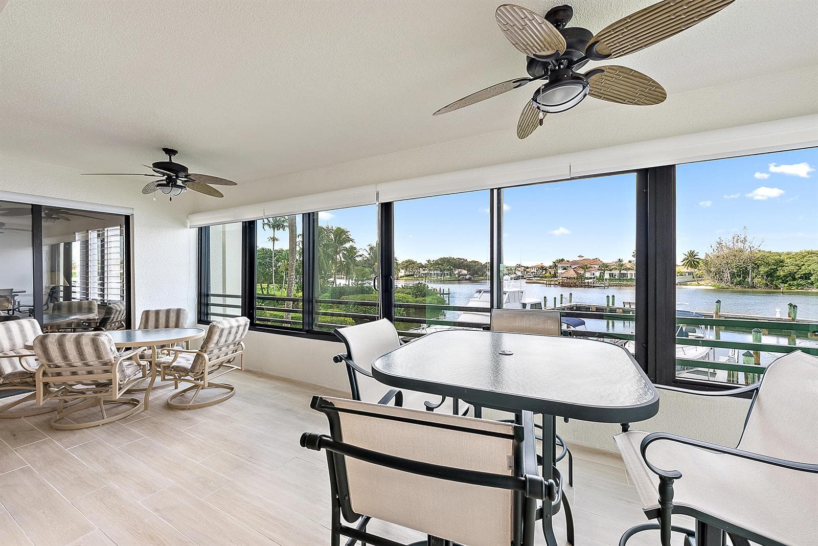 926 Oak Harbour Drive photo 3