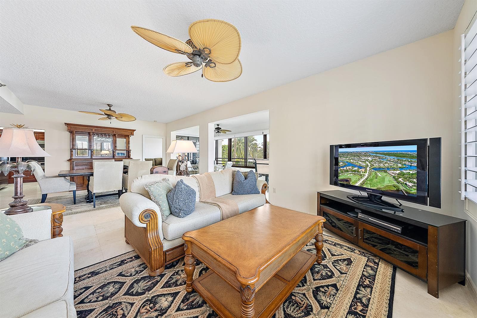 926 Oak Harbour Drive photo 5