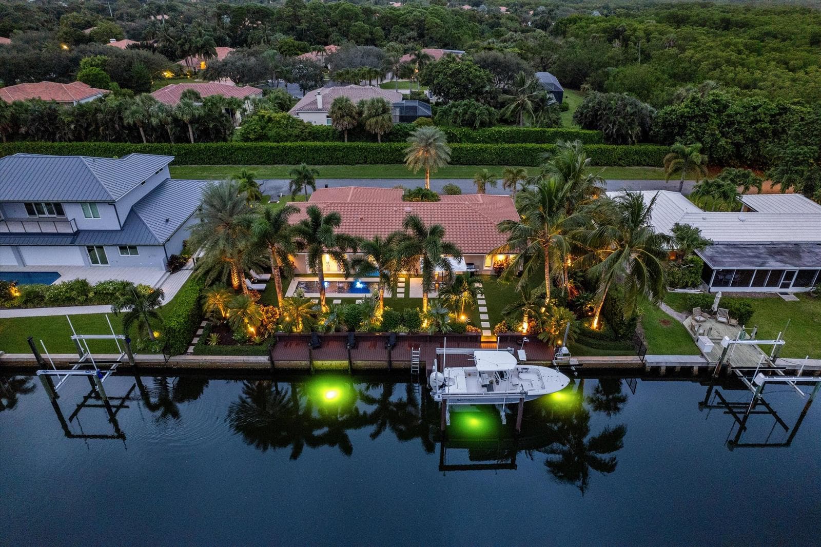8884 SE Pelican Island Way photo 1