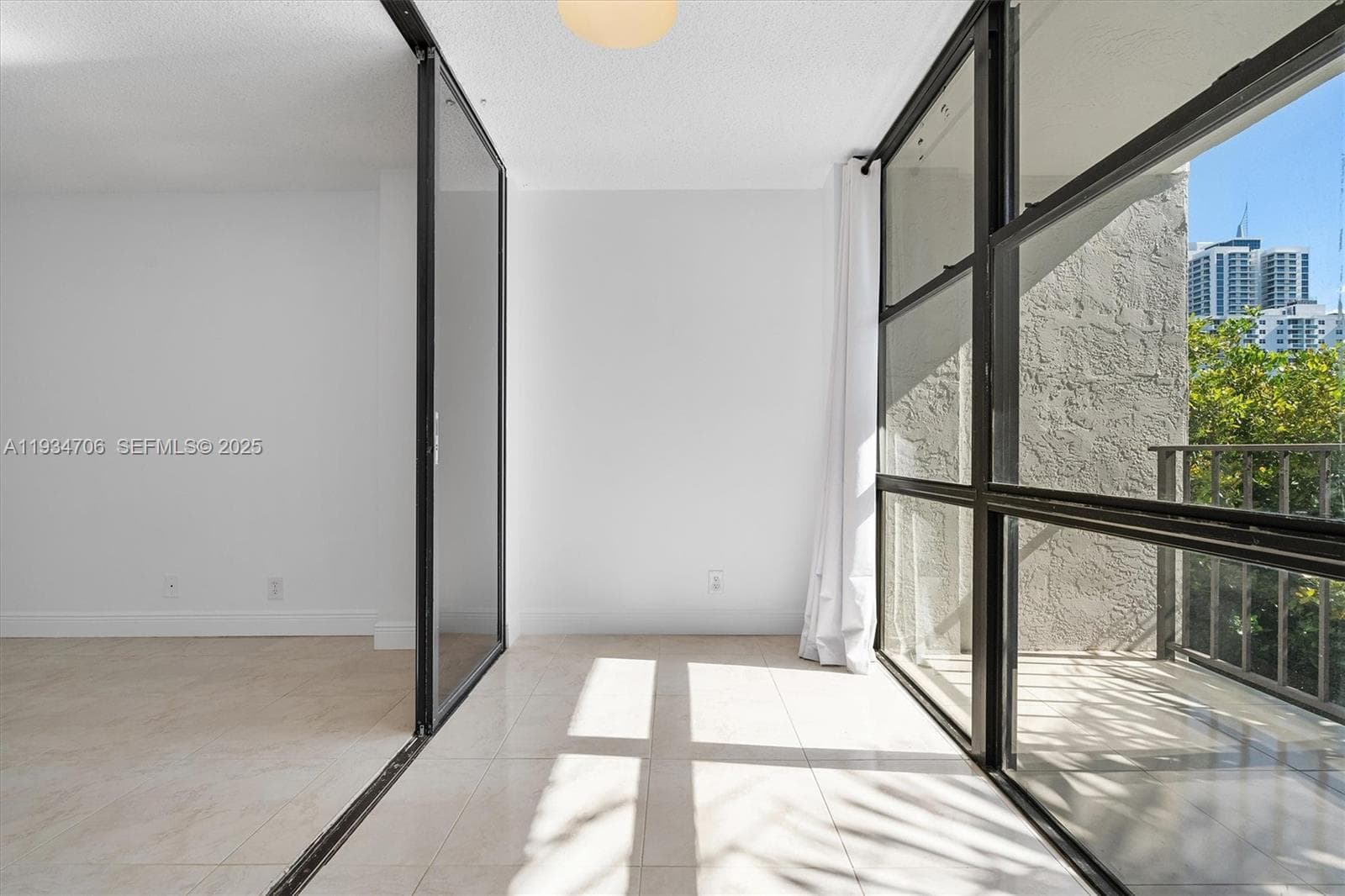 1000 Parkview Dr 316 photo 16