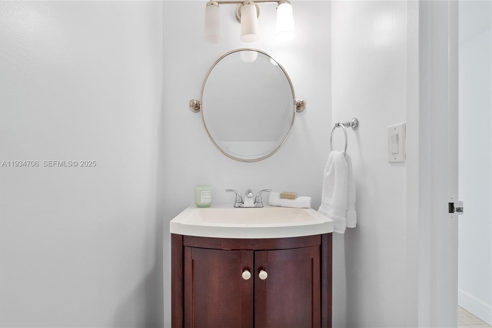 1000 Parkview Dr 316 photo 12