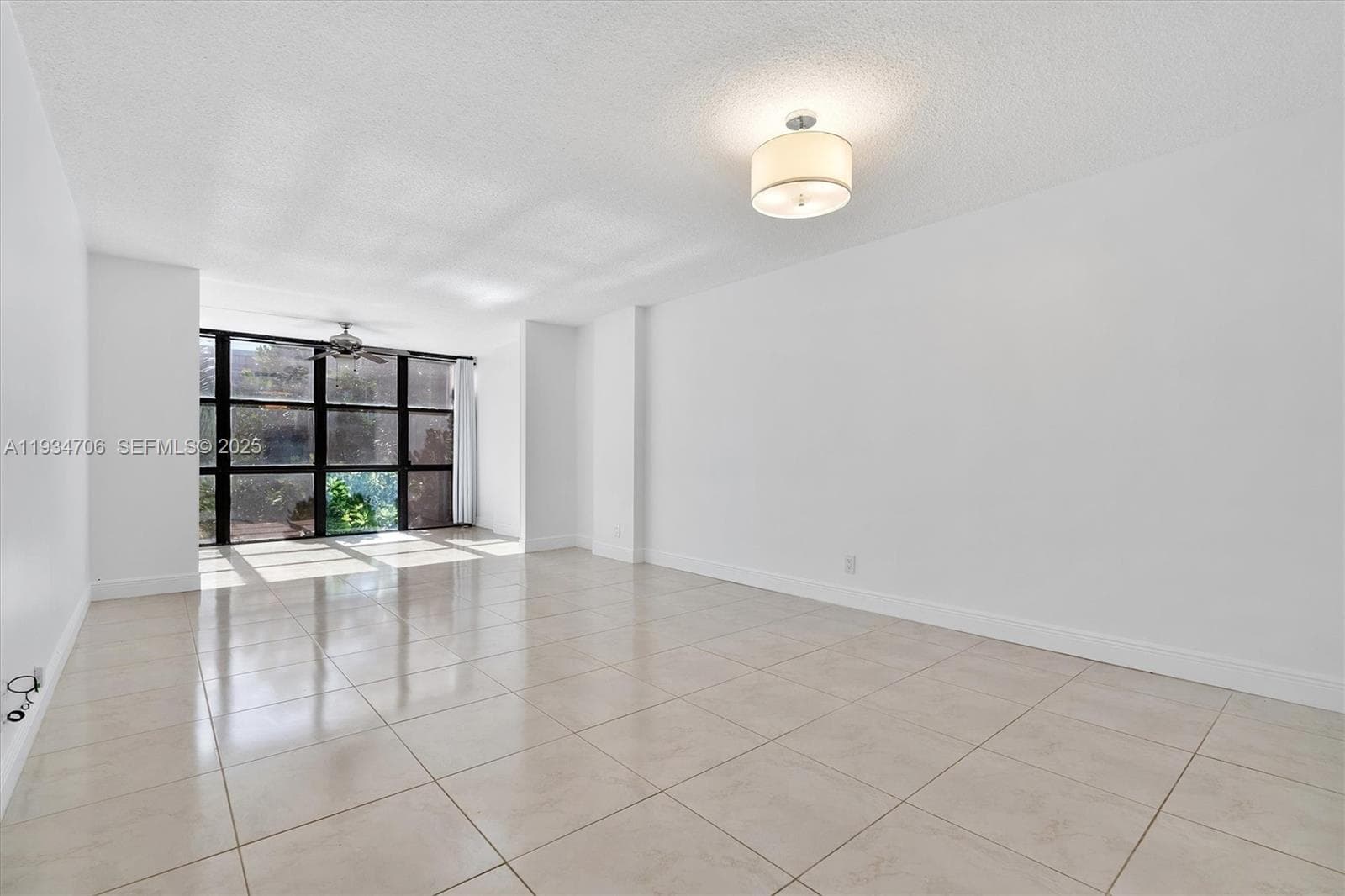 1000 Parkview Dr 316 photo 1