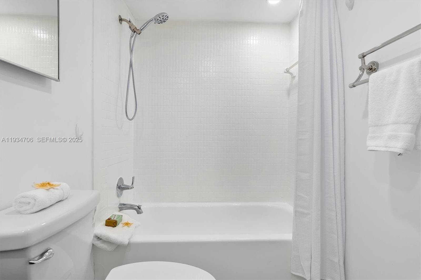 1000 Parkview Dr 316 photo 20