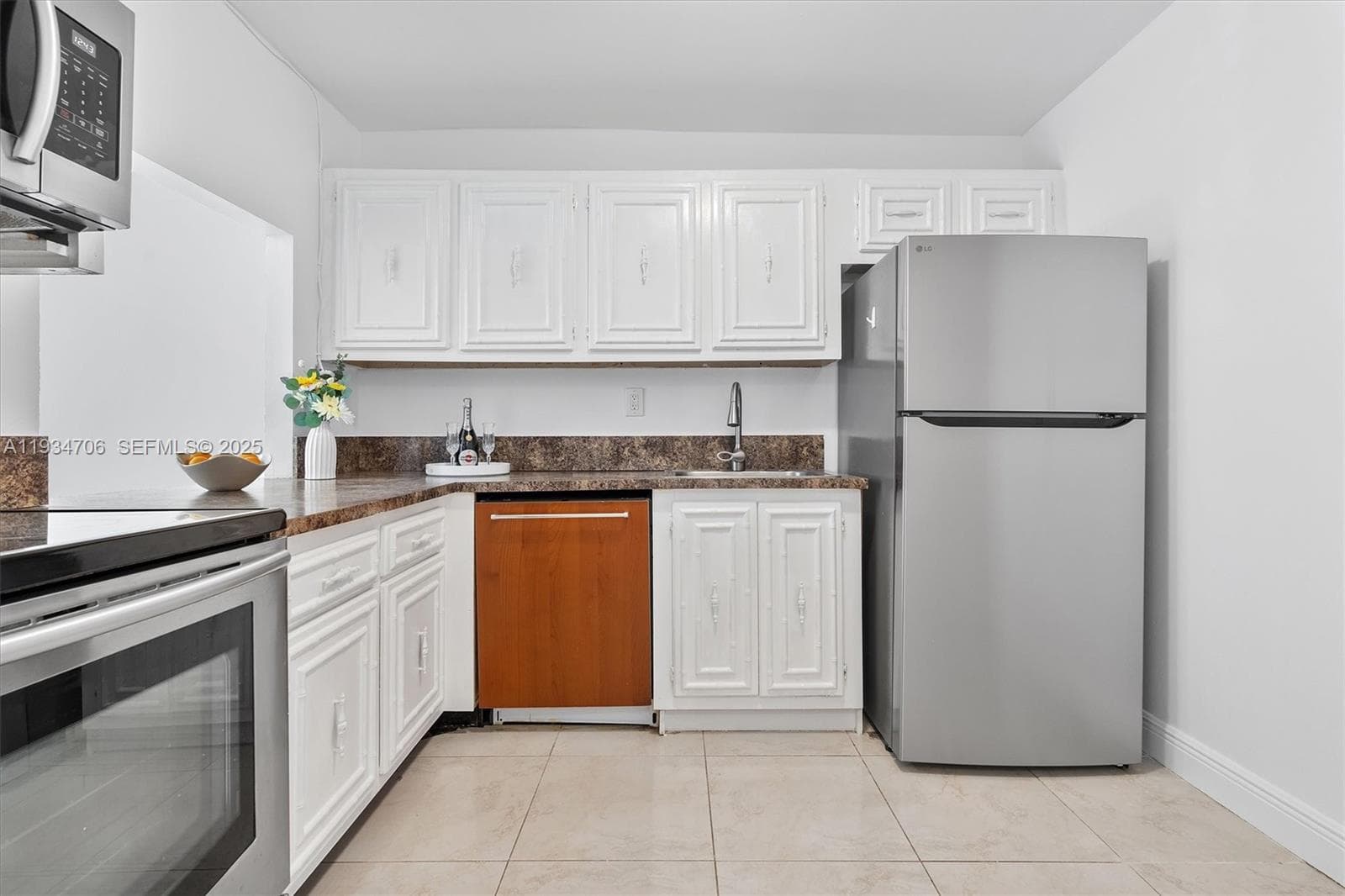 1000 Parkview Dr 316 photo 9