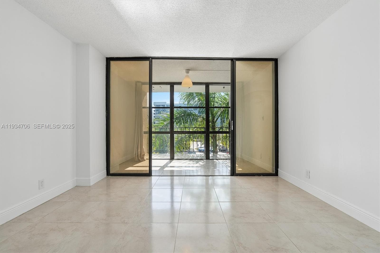 1000 Parkview Dr 316 photo 14