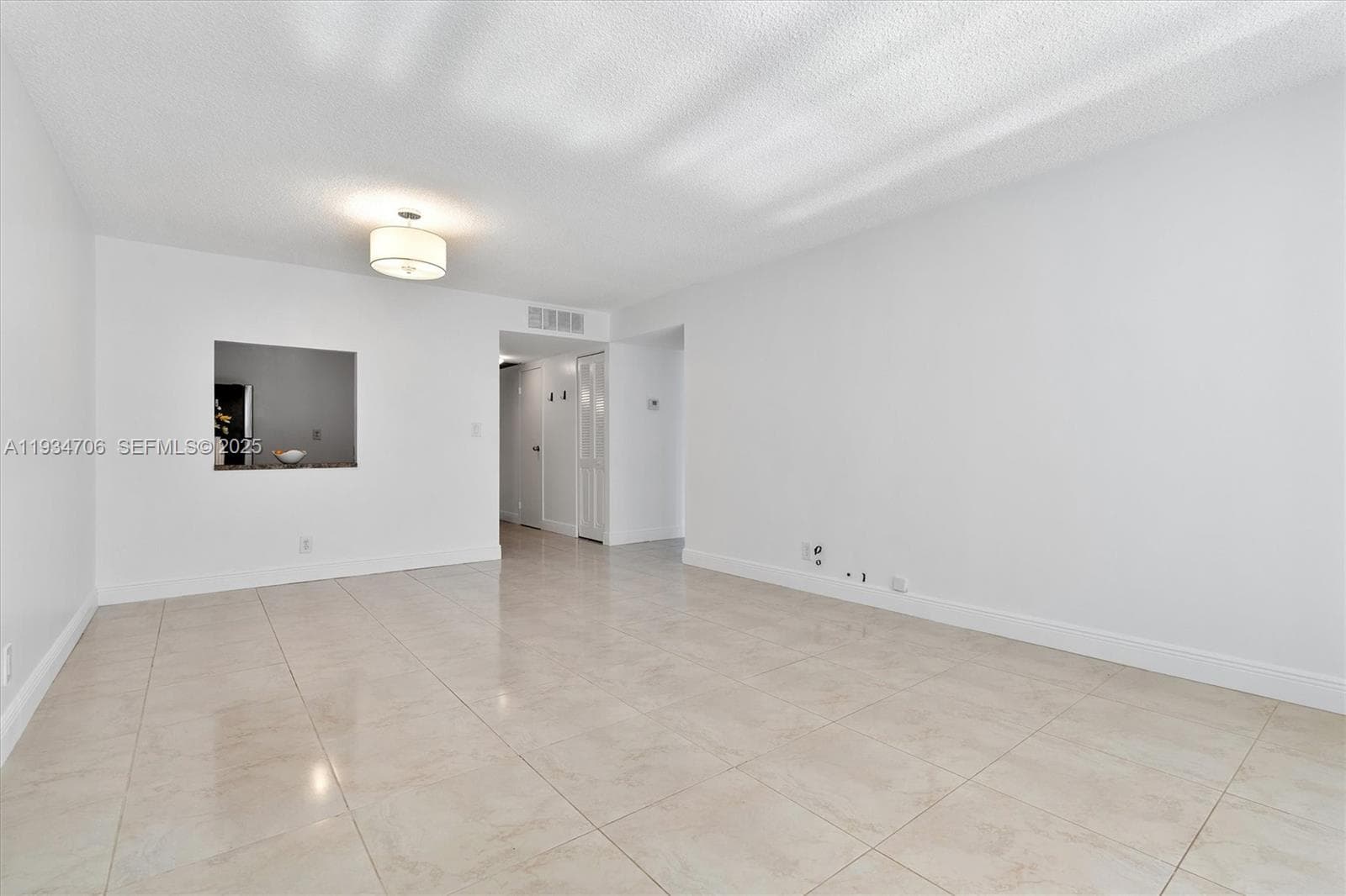 1000 Parkview Dr 316 photo 8