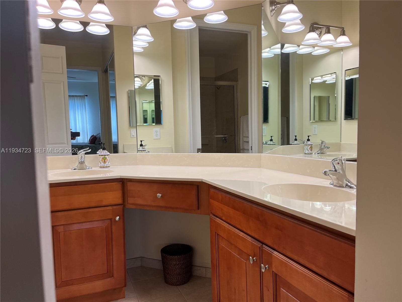 3500 Oaks Clubhouse Dr 308 photo 25