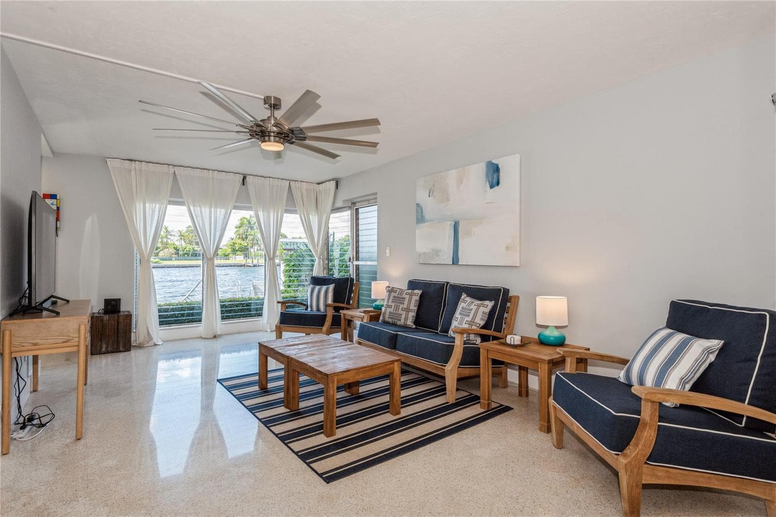 561 Bayshore Drive 6 photo 2