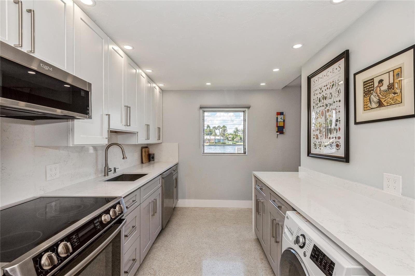 561 Bayshore Drive 6 photo 12