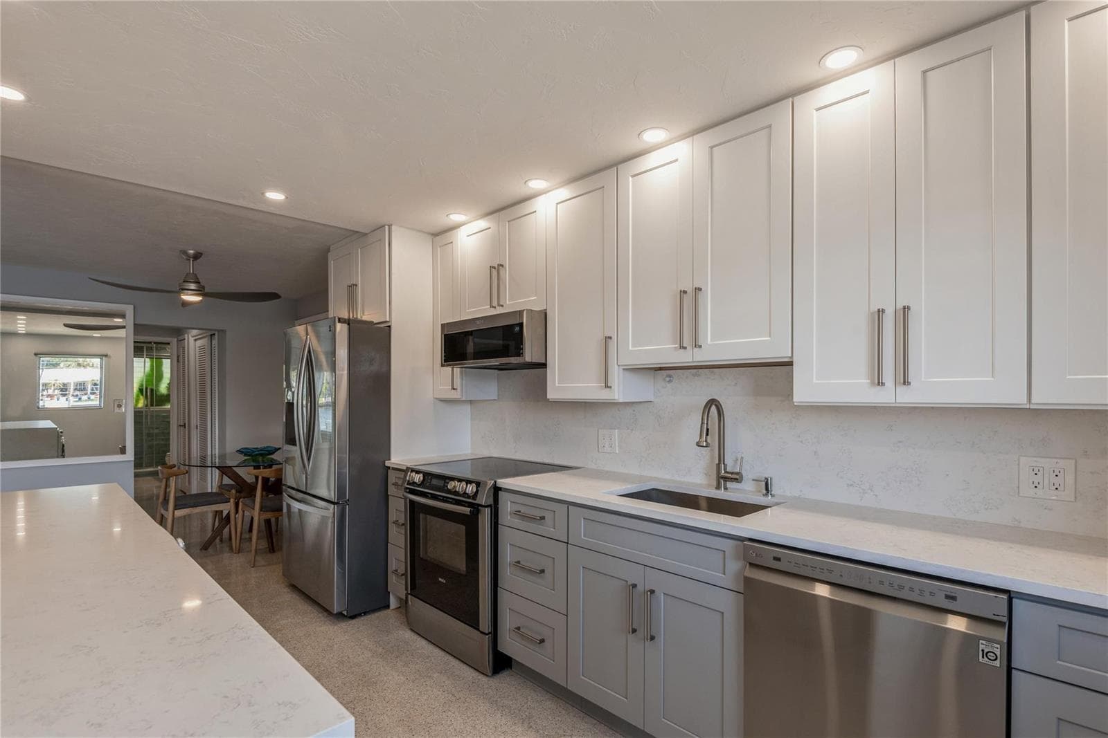 561 Bayshore Drive 6 photo 10