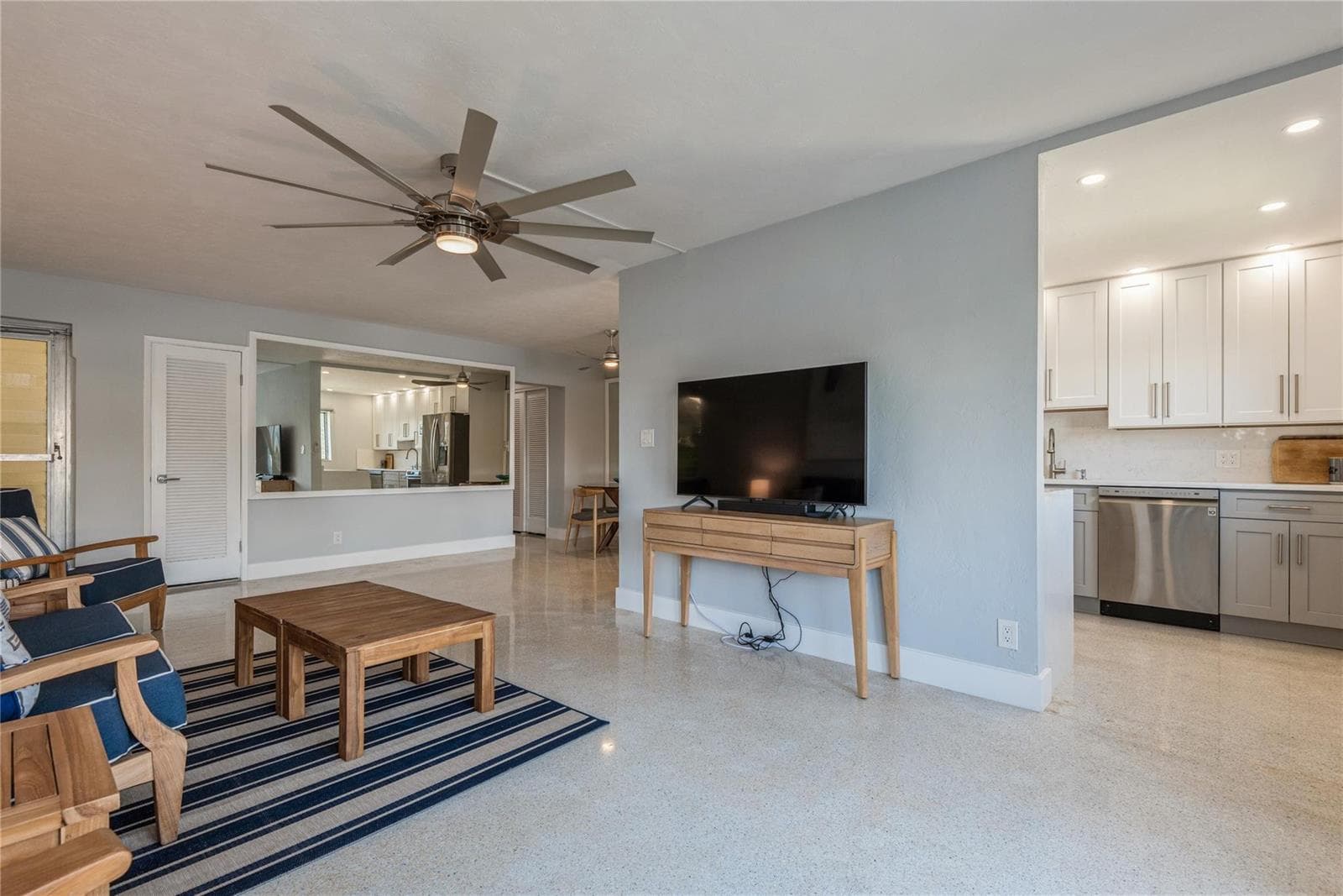 561 Bayshore Drive 6 photo 15