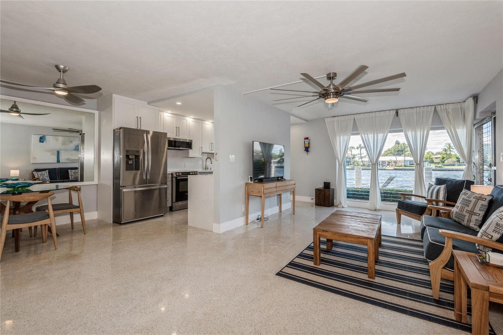 561 Bayshore Drive 6 photo 4